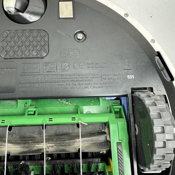 iRobot Roomba 531 & Charger, Not Working - Picture 5 of 5